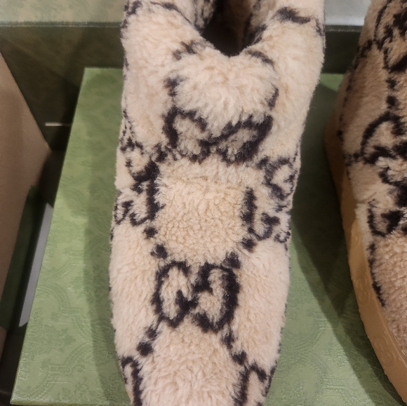 Gucci Women's Beige and Brown Shearling Boots
